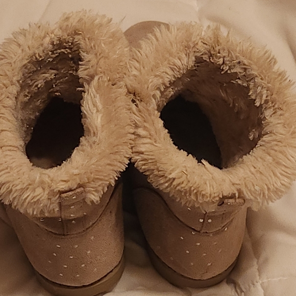 Cat and Jack Size 12 Girls Fur Lined Boots - Picture 2 of 4